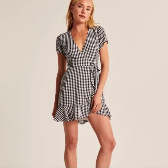Abercrombie & Fitch black and white gingham wrap dress. L dress - Picture 1 of 16
